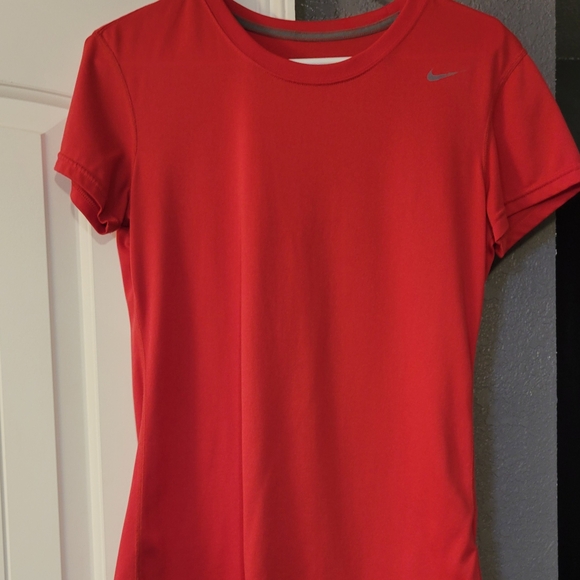 Nike Women's Short Sleeve Pink Tee - Picture 1 of 2